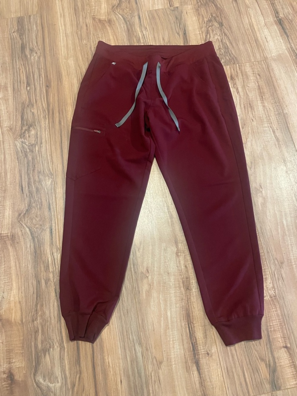Figs Women’s Burgundy Zamora Jogger Pants